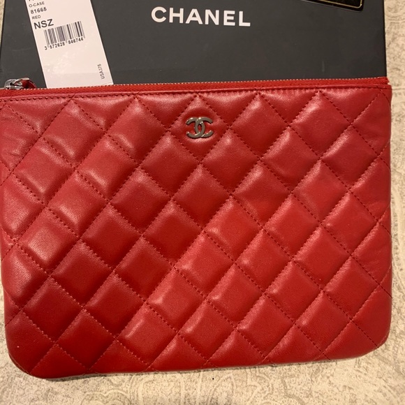 Chanel O Case Quilted in Red - Picture 3 of 7